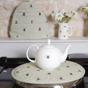 Teapots & Cosies